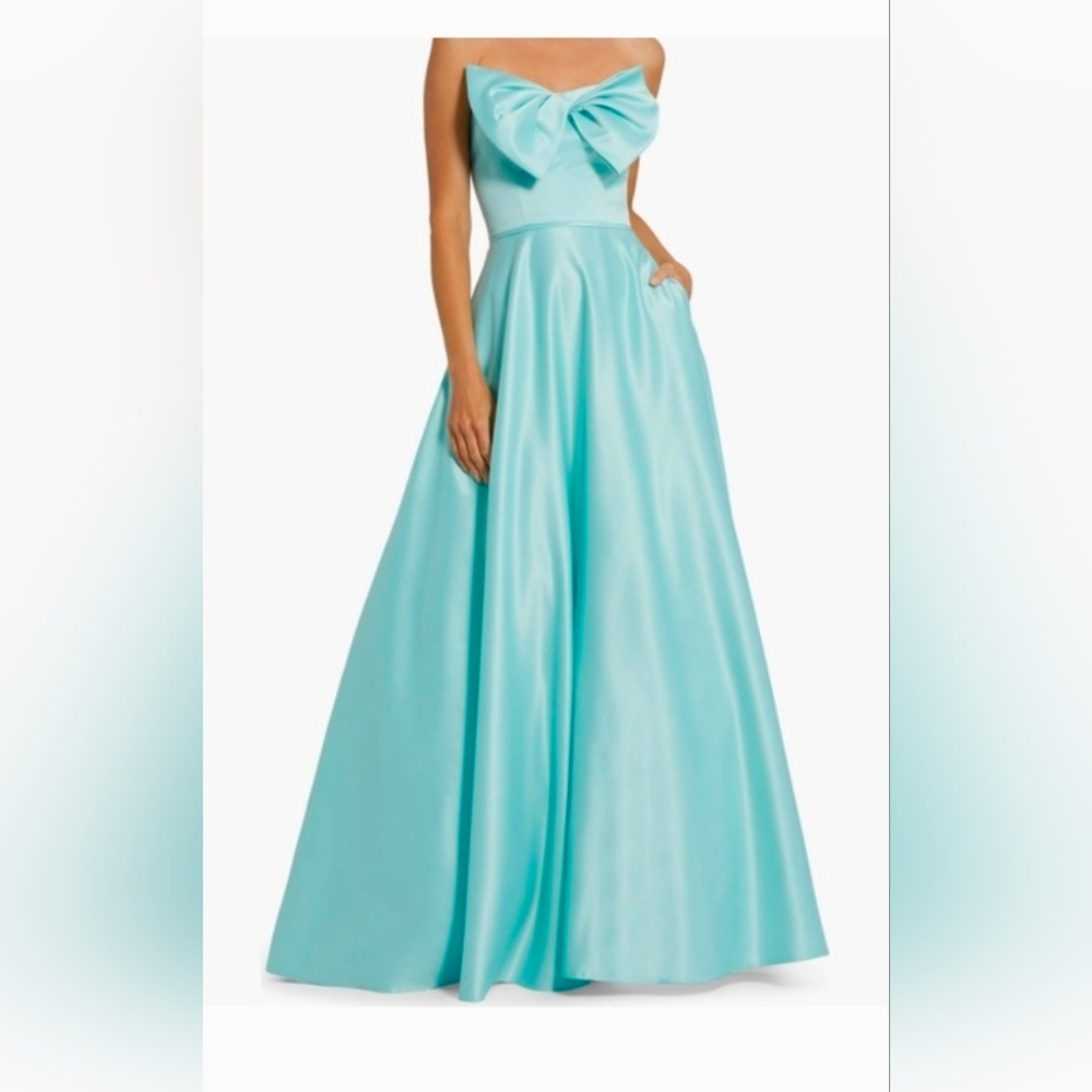Mac Duggal Bandeau Neck Bow Ballgown NWT